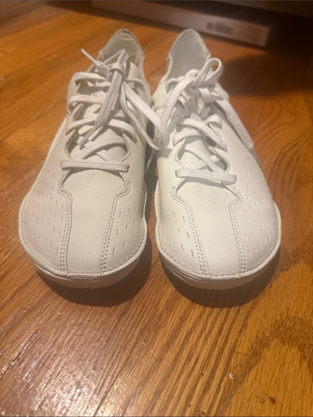 Vivo Barefoot Women's White Minimalist Lace-Up Sneakers